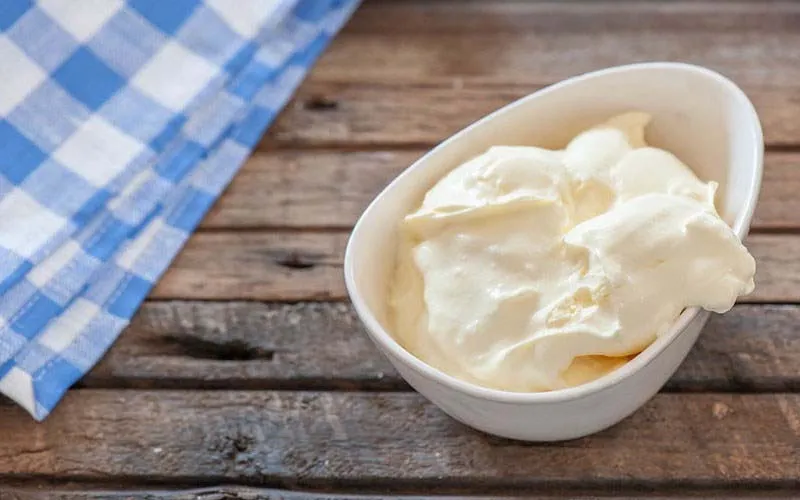 Sour Cream là gì? Có thể thay thế Sour Cream trong nấu ăn?