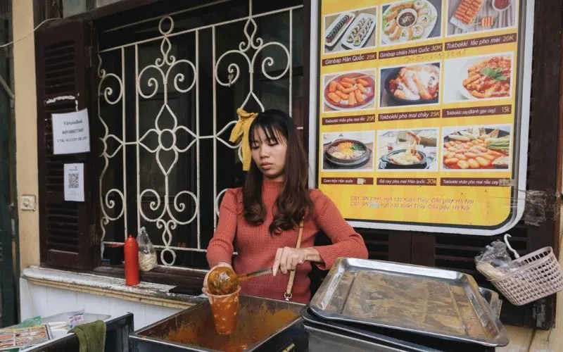 Thiên đường ăn uống trong khu chợ nổi tiếng nhất nhì Hà Thành được yêu thích