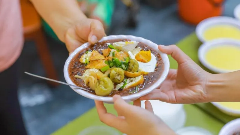Thưởng thức cháo đậu cà – Món ngon tuổi thơ dân dã của người Hà Nội