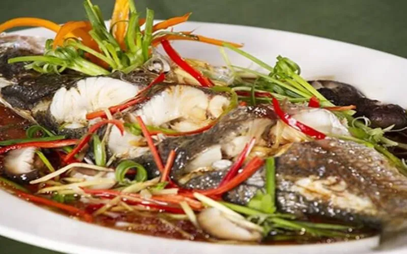 Thưởng thức gỏi cá dưa ngon nức tiếng làng biển xứ Thanh