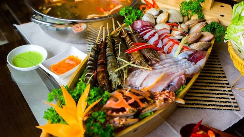 Top 15 nhà hàng tổ chức tiệc tất niên cực chất, giá rẻ tại Hà Nội
