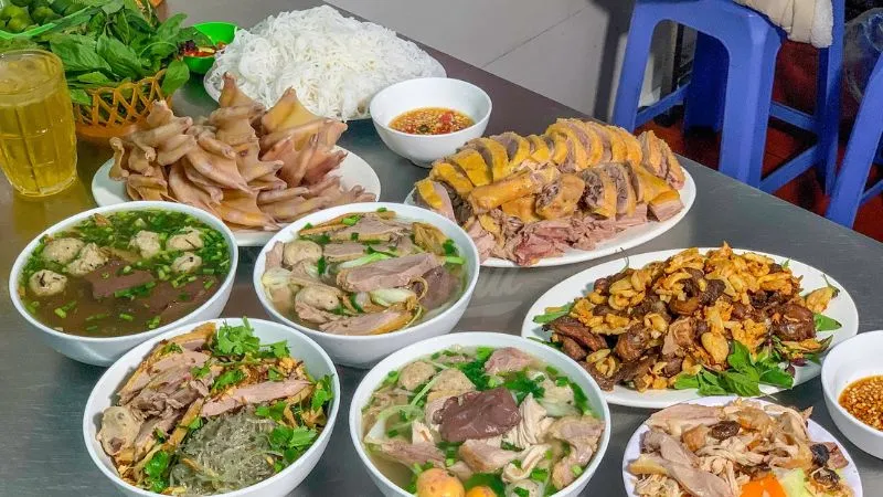 Top các quán ăn sáng tại Hà Nội ngon, bổ, siêu đông khách