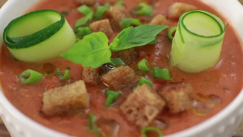 Trổ tài làm món súp cà chua Gazpacho đúng chuẩn Tây Ban Nha