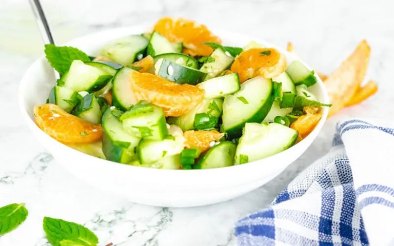 Vào bếp làm món salad mùa xuân thanh mát, nhiều màu sắc cho ngày đầu năm