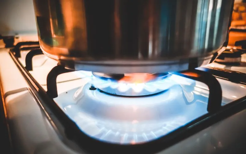 Vì sao không nên lấy nồi vừa rửa xong có nên nấu tiếp trên bếp gas?